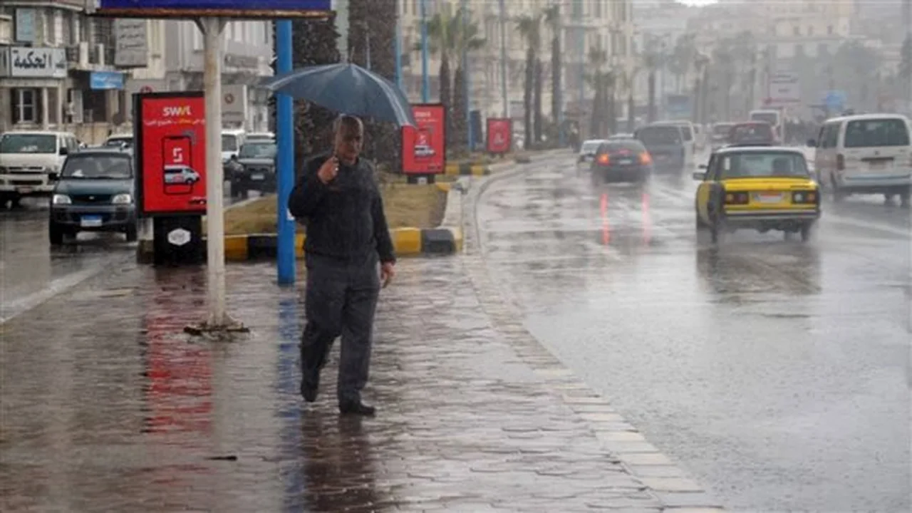 توقعات حالة الطقس للأيام المقبلة: شبورة مائية وأمطار خفيفة في مختلف الأنحاء